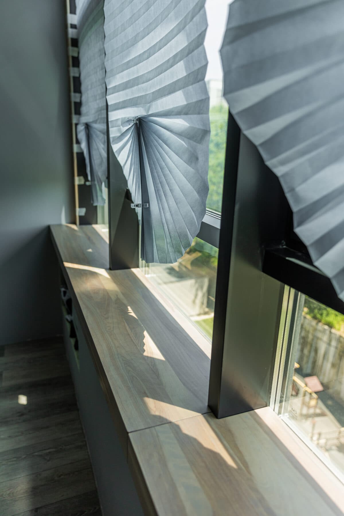 Yellow birch solid-lamella window sills